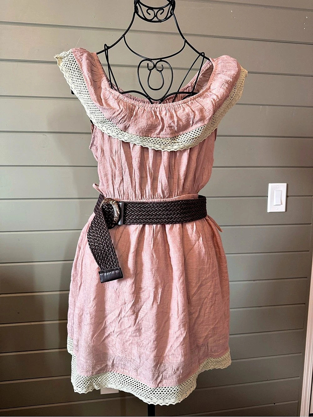 Love Culture mauve and cream Lace Trim Mini Dress Size Medium